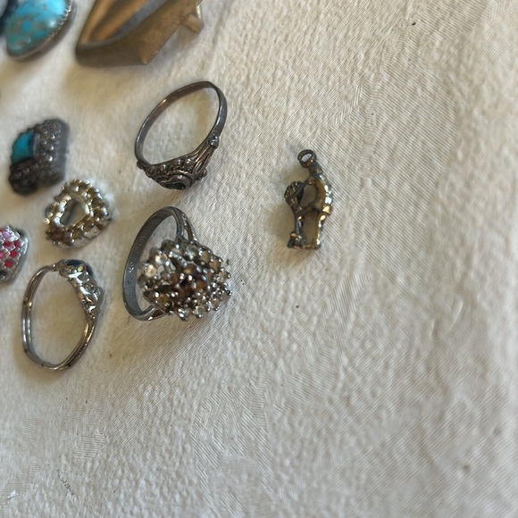 Old Vintage Jewelry; lot of 16 Items. - Picture 2 of 13